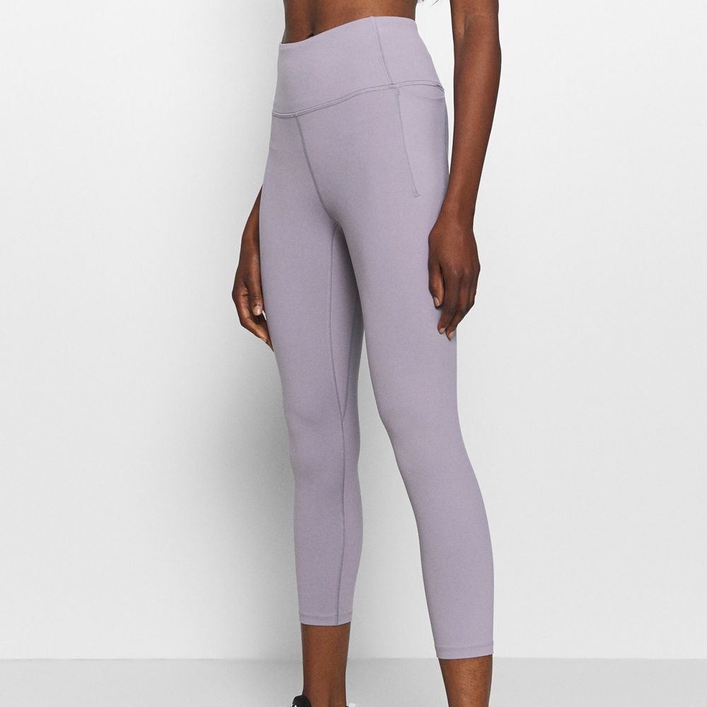 NWT Under Armour Meridian Ankle Crop Leggings